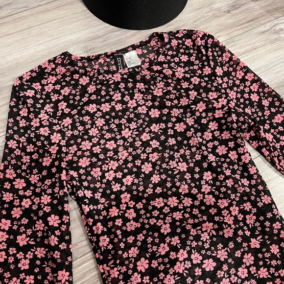 mesh long-sleeve floral print looks very 😊 - Picture 2 of 3